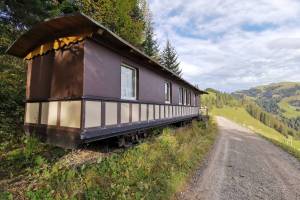 Eisenbahnwagen am Scheideggweg