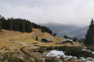 Oberhalb Scäri