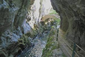Wanderung Les Ponts-de-Martel - Noiraigue - Boudry (Areuse-Schlucht)